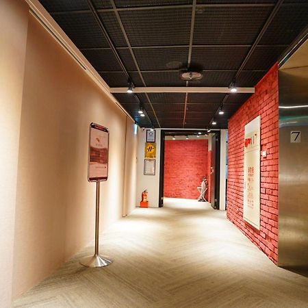 RF Hotel - Zhongxiao Tajpej Buitenkant foto