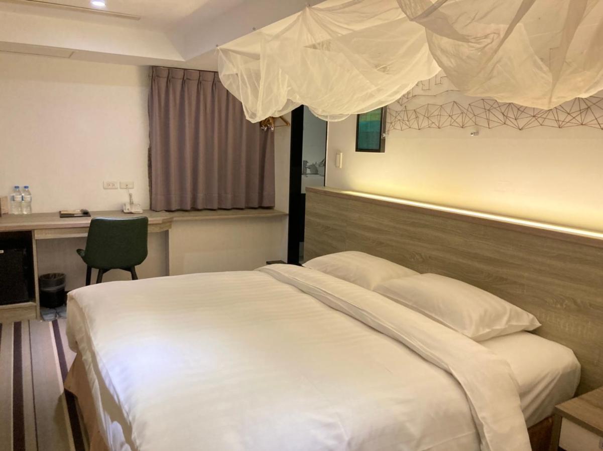 RF Hotel - Zhongxiao Tajpej Buitenkant foto